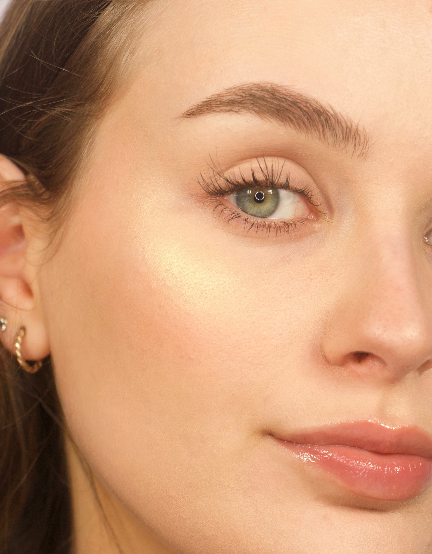 Revolution Beam Bright Highlighter Golden Gal