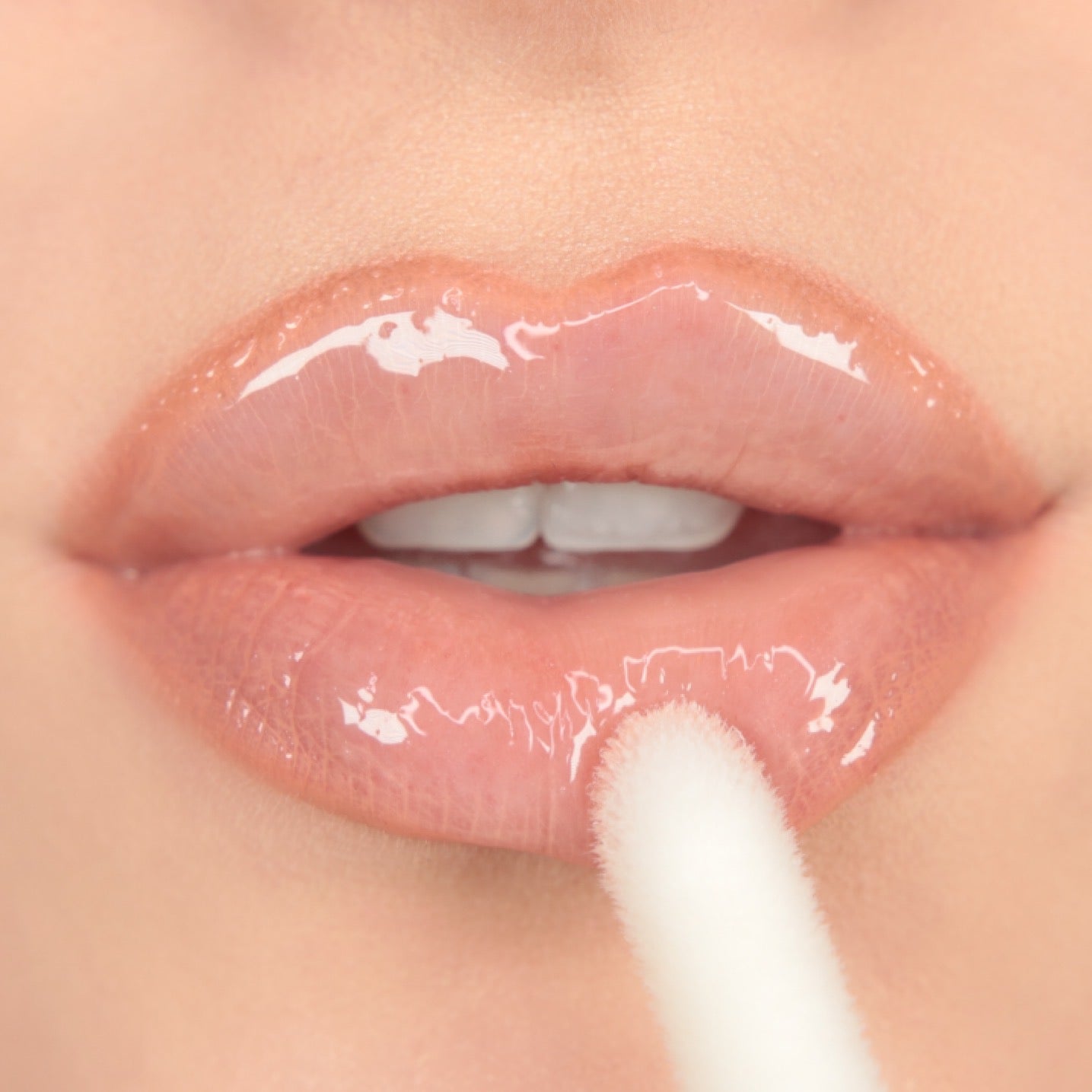 Revolution Pout Bomb Glaze